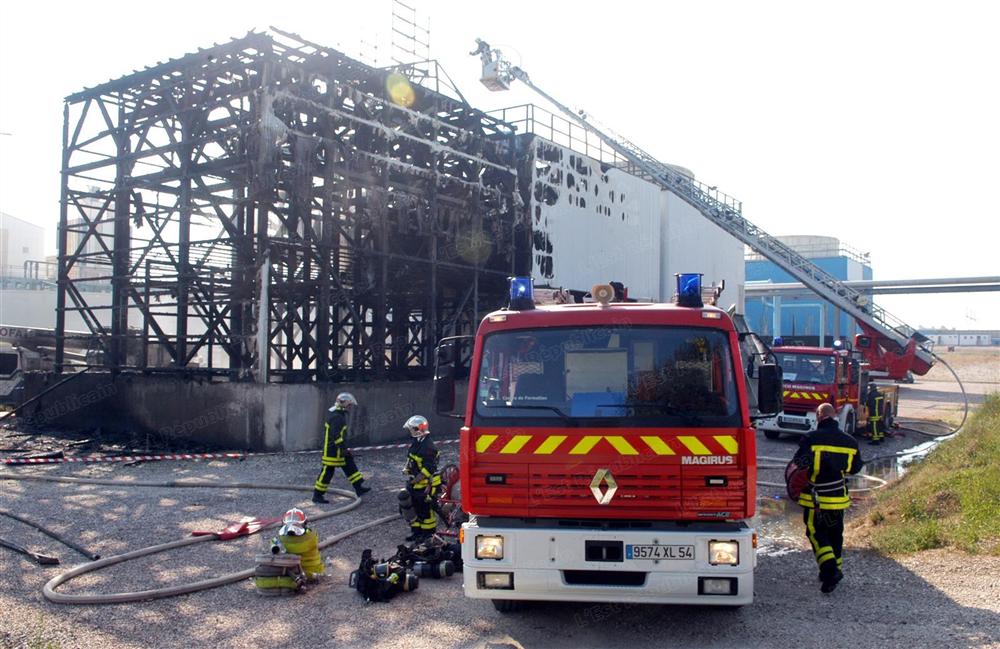 laneuveville-devant-nancy-incendie-chez-novacarb-un-blesse-photo-michel-fritsch5.jpg